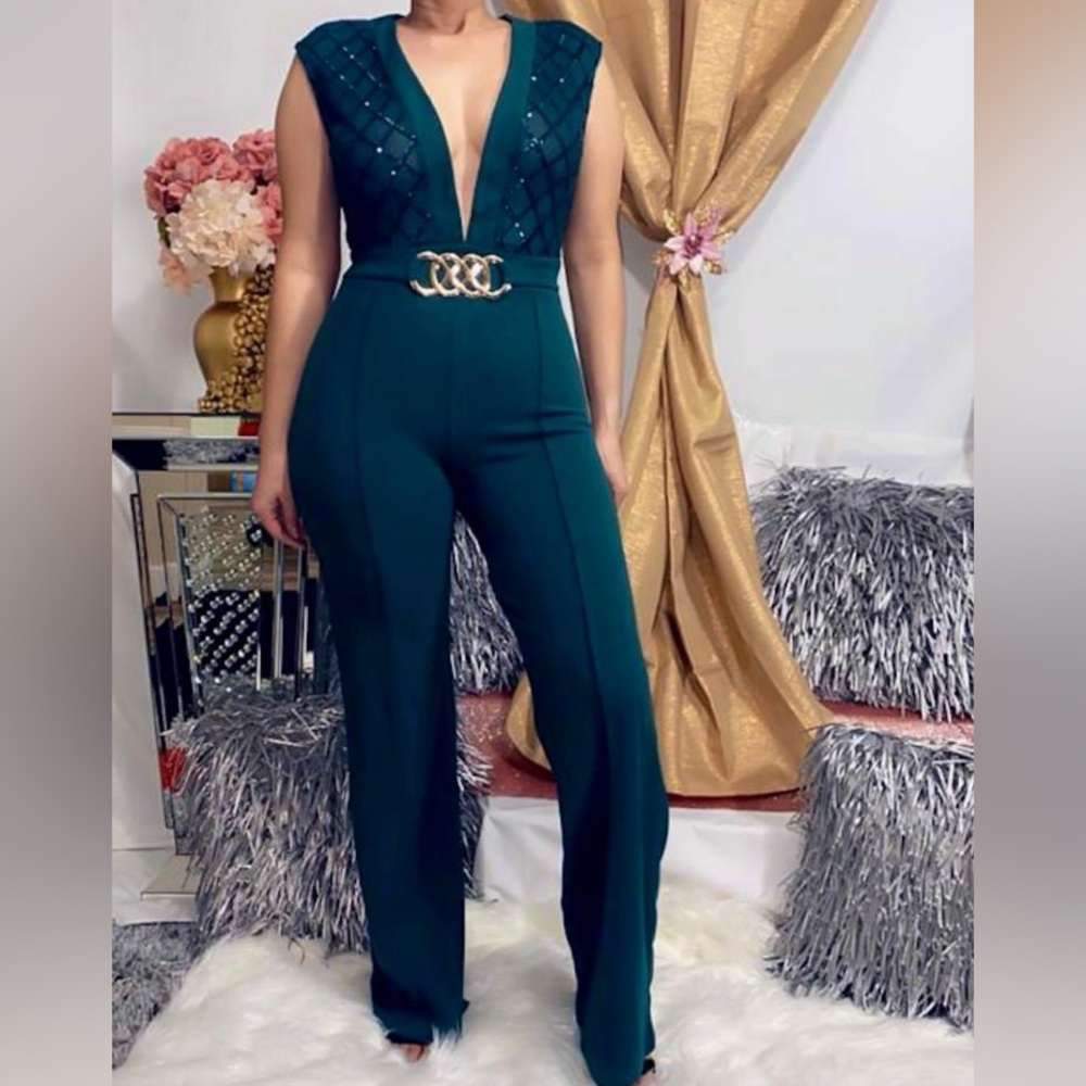 Elegant Emerald Jumpsuit a gold touch